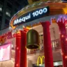 Imagem de decoração do Méqui 1000, como parte de campanha de Natal entre McDonald's e Coca-Cola