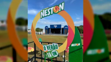 Imagem de estrutura de ação de verão da Neston