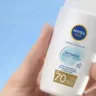 Imagem mostra o protetor solar NIVEA SUN, que será distribuído pela empresa durante o Rio Bossa Nova