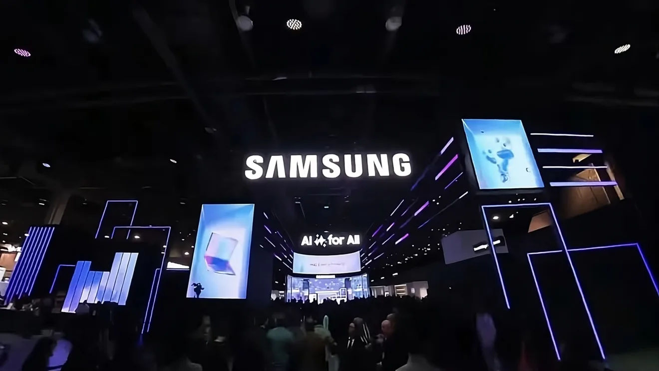 Imagem mostra entrada do estande da Samsung na CES 2025