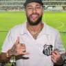 Imagem mostra Neymar com a camiseta do Santos, em matéria para o Promoview