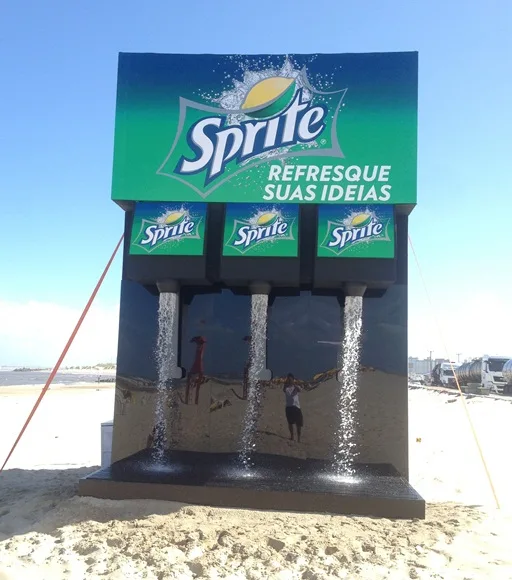 Imagem de um chuveirão da Sprite, da campanha de verão de 2024