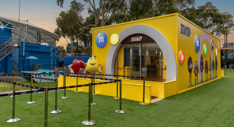 Loja pop-up da M&M no Australian Open 2025