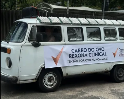 Em ação divertida, Rexona leva “Carro dos Ovos” à porta do Projac