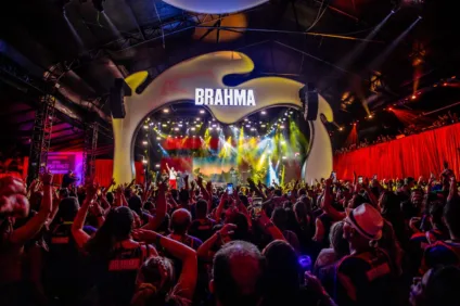 Imagem mostra divulgação do Camarote Bar Brahma, que anunciou programação em São Paulo