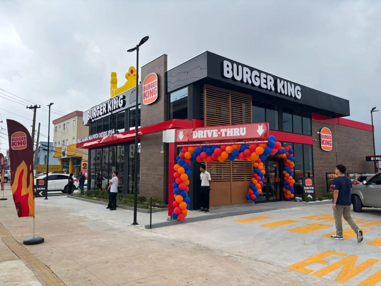 Imagem mostra uma das novas lojas do Burger King