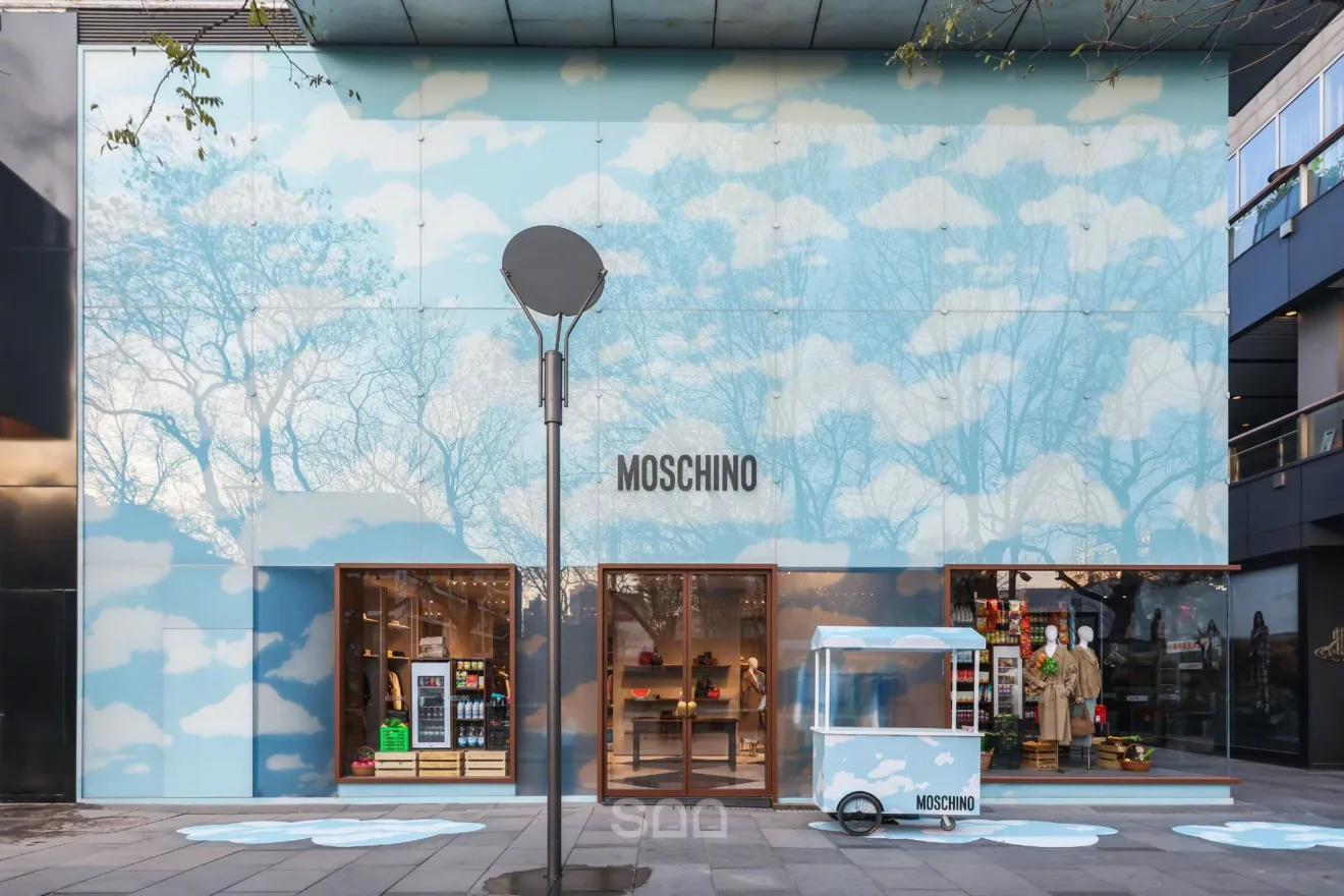 Flagship Store da Moschino em entre a Cloud Theater