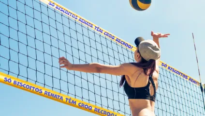 Imagem promocional divulga evento de vôlei com Bruno Rezende e Biscoitos Renata