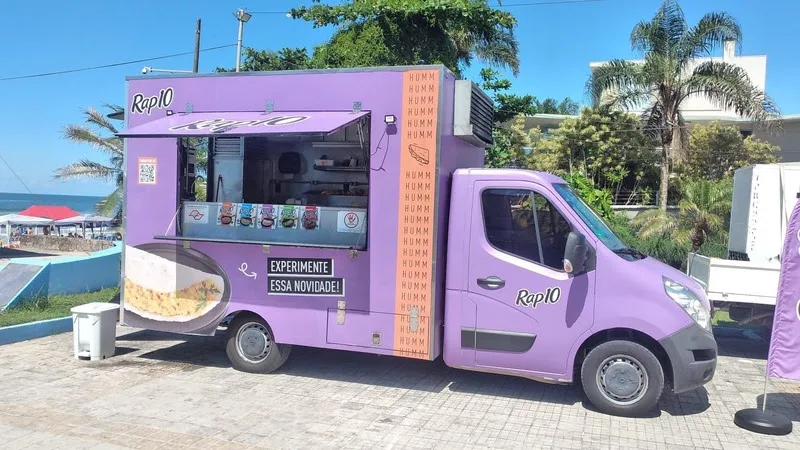 Imagem mostra food truck em ação de verão da RAP10