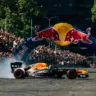 Imagem de um carro de Fórmula 1 patrocinado pela Red Bull