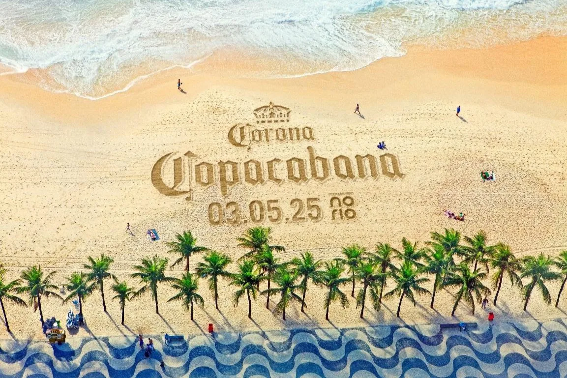 Folder de anuncio da Corona como patrocinadora de shows em copacabana