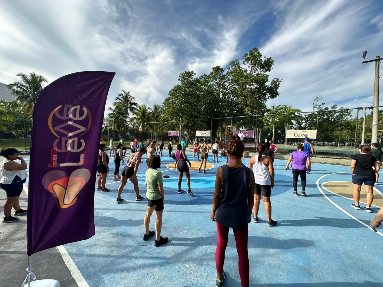 Imagem mostra banner da Leve Saúde em patrocínio ao Projeto Arena no RJ