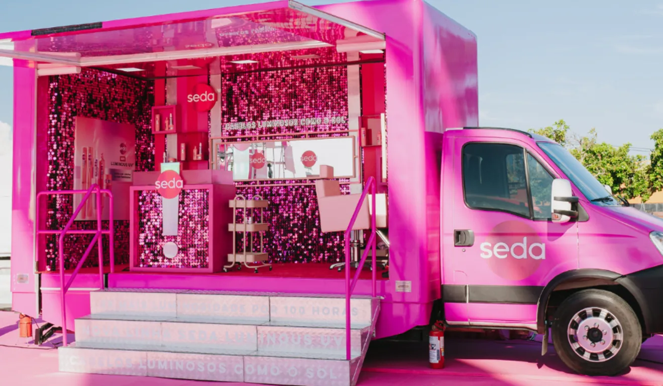 Imagem mostra o truck da Seda, ação itinerante que vai passar por pólos de Carnaval no Brasil