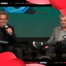 Imagem de Ben Stiller, diretor de "Ruptura"; e Eddy Cue, VP da Apple, durante o SXSW 2025