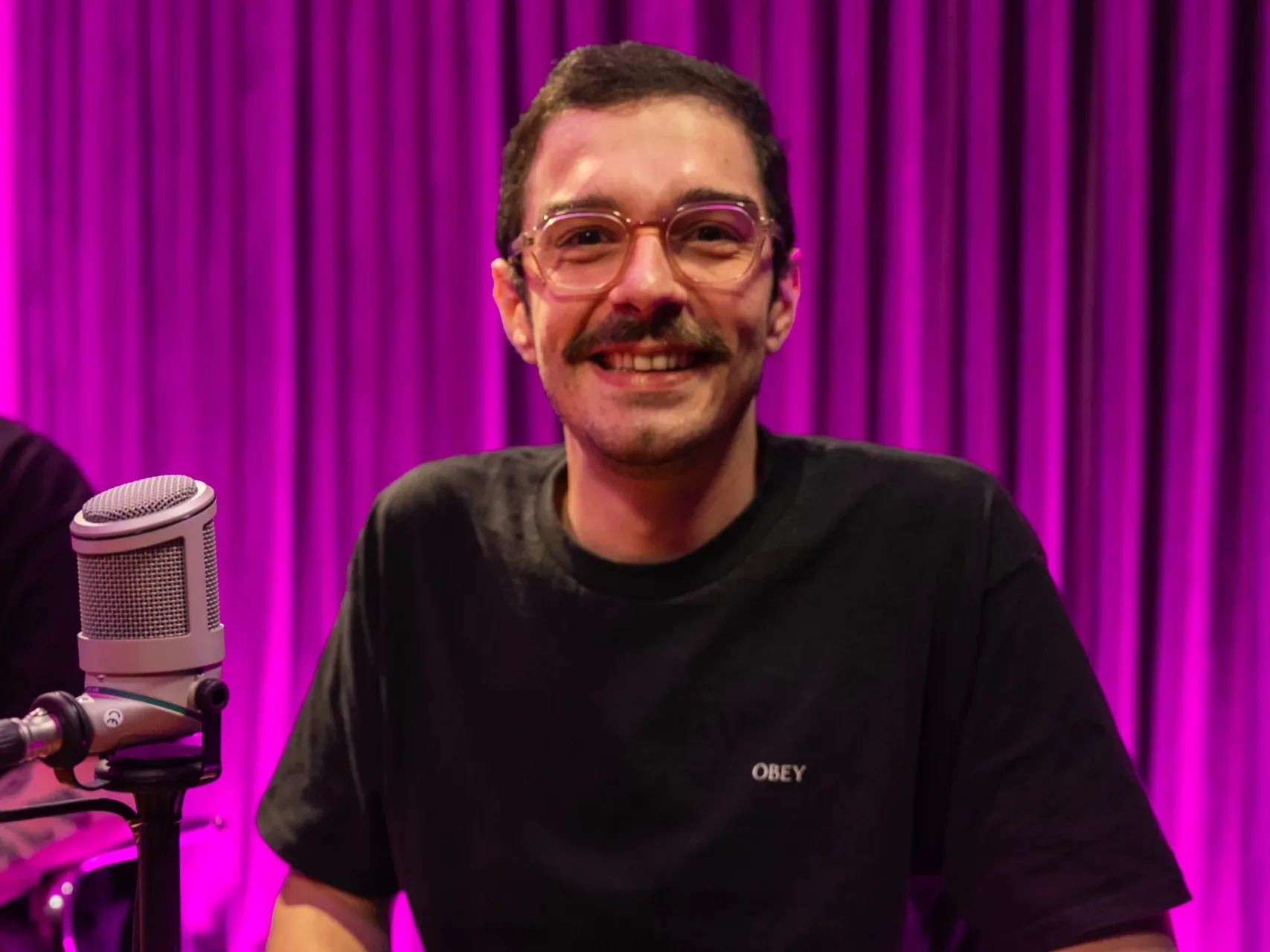 Imagem de Caio "Ktchu", COO e sócio da oito, em participação no podcast Na Escuta?