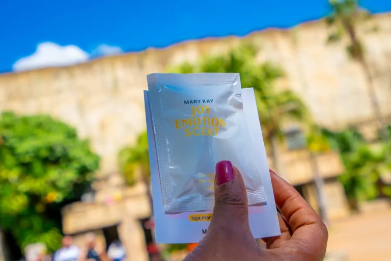 Mary Kay no Hopi Hari com a ação Joy Emotion Scent