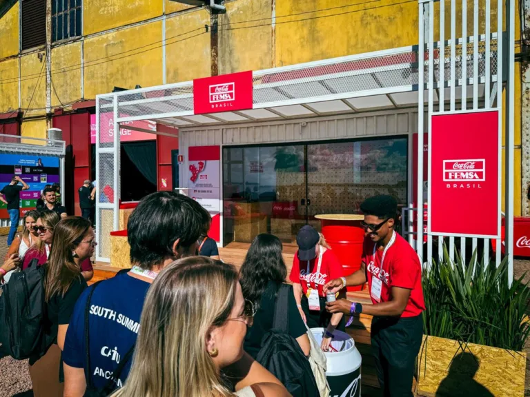 Foto do estande da Coca-Cola FEMSA no South Summit 2025