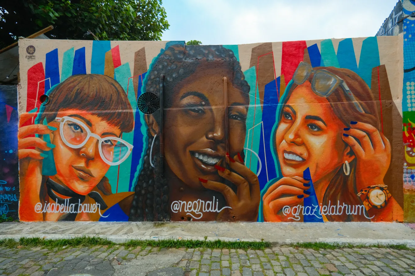 risqué chilli beans beco do batman mulheres
