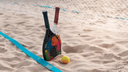 Beach tennis