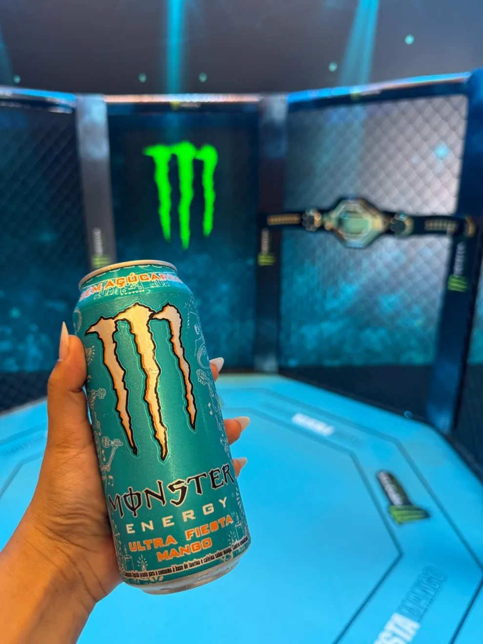 Ativação de Monster em ação de endomarketing da Coca-Cola FEMSA Brasil