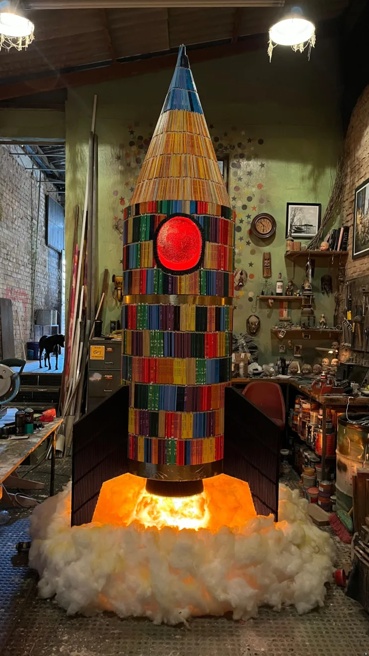 Obra da Faber-Castell na Bienal do Lixo de 2025