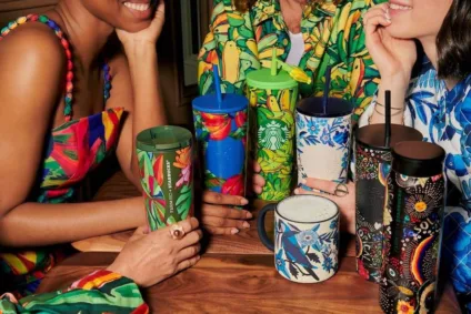 Linha da Farm em parceria com a Starbucks