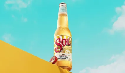 Banner da cerveja Sol simboliza ativações da marca no Arvo Festival de Florianópolis Banner da cerveja Sol simboliza ativações da marca no Arvo Festival de Florianópolis