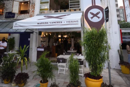 Fachada do Matilda Lanches em parceria com a Hering Fachada do Matilda Lanches em parceria com a Hering
