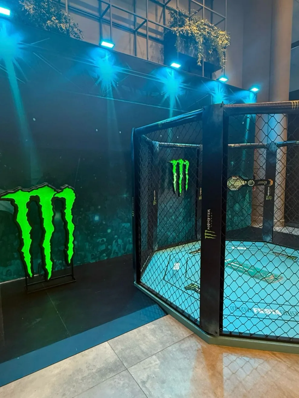 Ativação de Monster em ação de endomarketing da Coca-Cola FEMSA Brasil