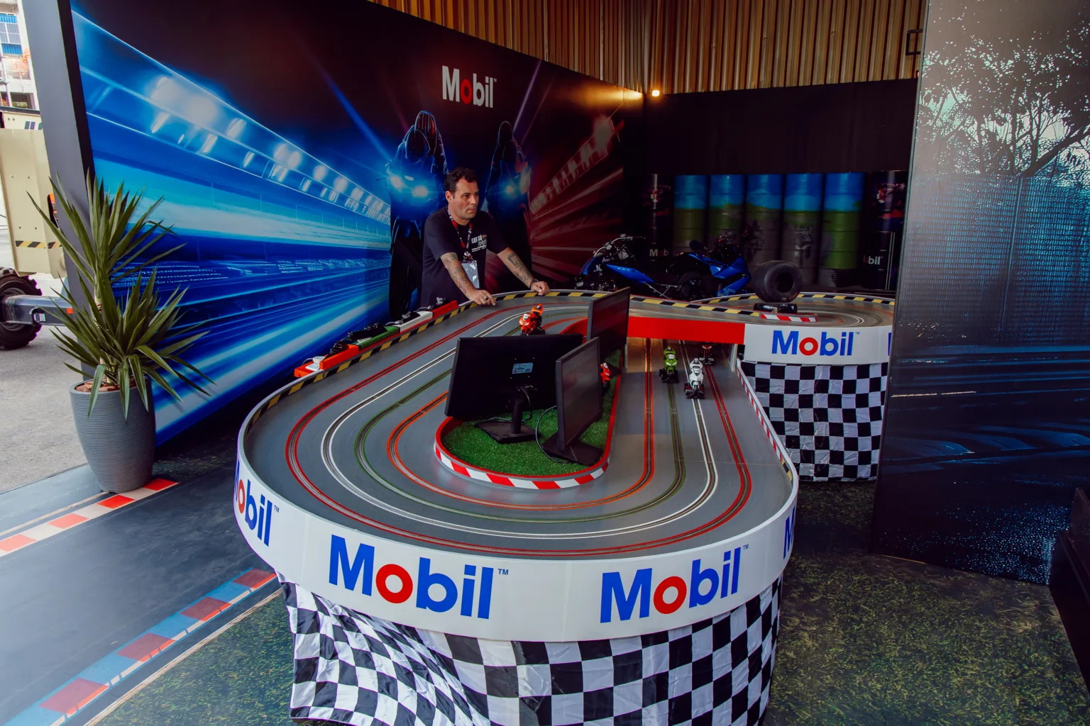 Estande da Mobil no Festival Interlagos