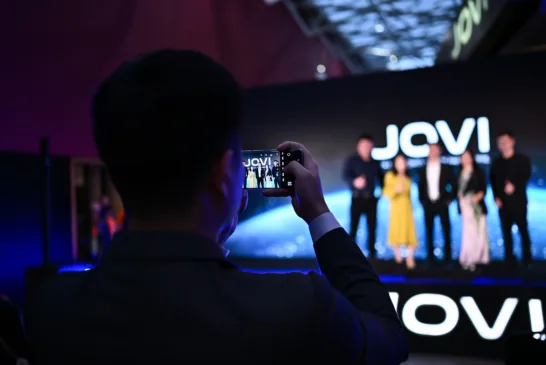 LGL Case comanda lançamento imersivo da JOVI no Brasil com parcerias exclusivas e experiências tecnológicas
