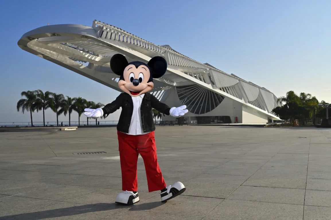 mickey RJ Mickey & Amigos na Real House of Mouse Tour