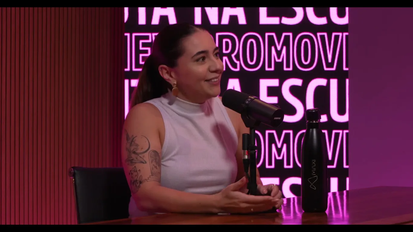 Cindy Feijó, CEO do Promoview e apresentadora do podcast Na Escuta