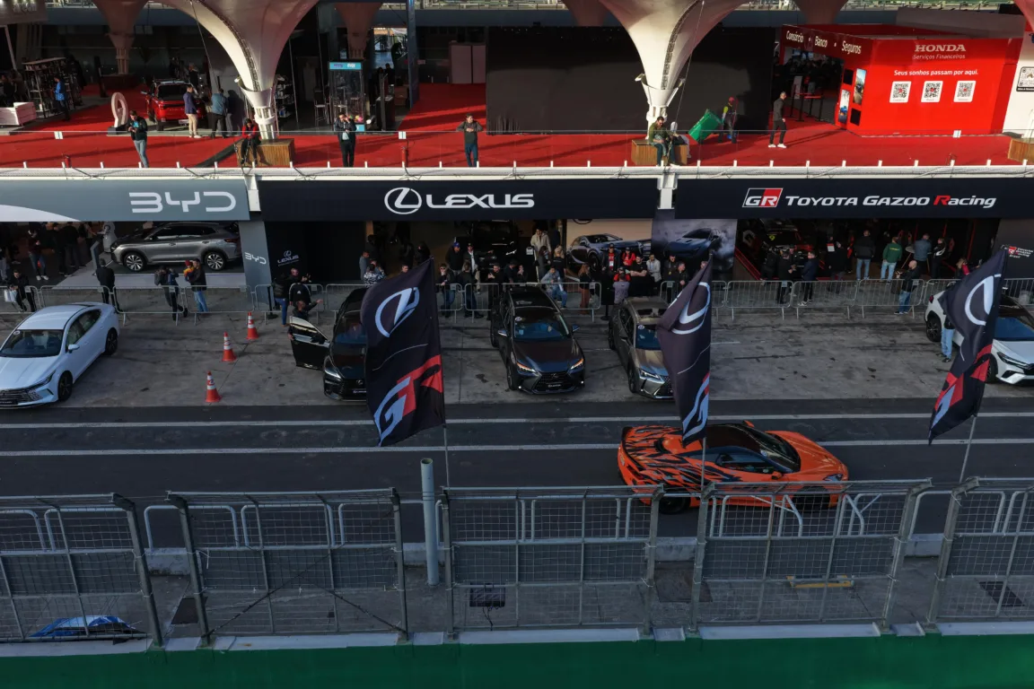 Test drive de TOYOTA GAZOO Racing e Lexus no Festival Interlagos