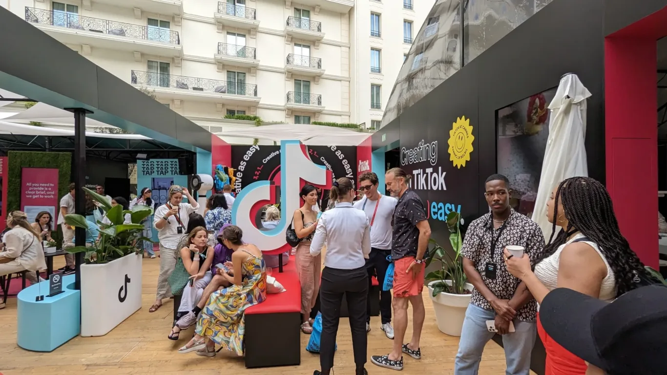 happy hour tiktok
