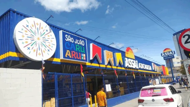 Fachada da Loja Assaí para o São João