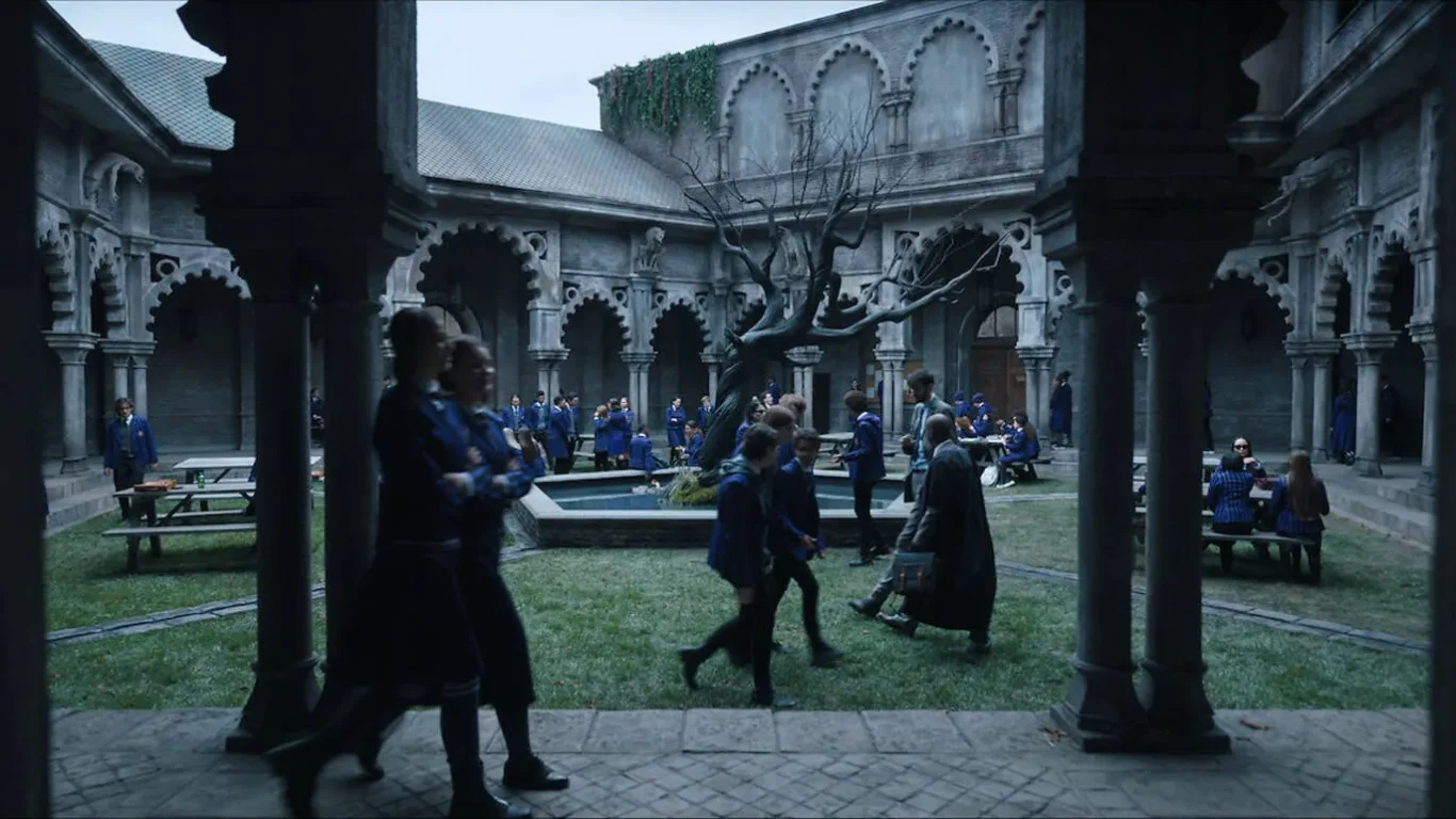 Academia Nevermore na série Wandinha