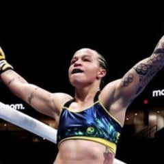 beatriz ferreira, dona do cinturão peso-leve da IBF