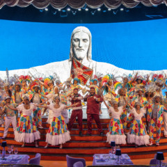 Roxy Dinner Show é exemplo de experiência imersiva