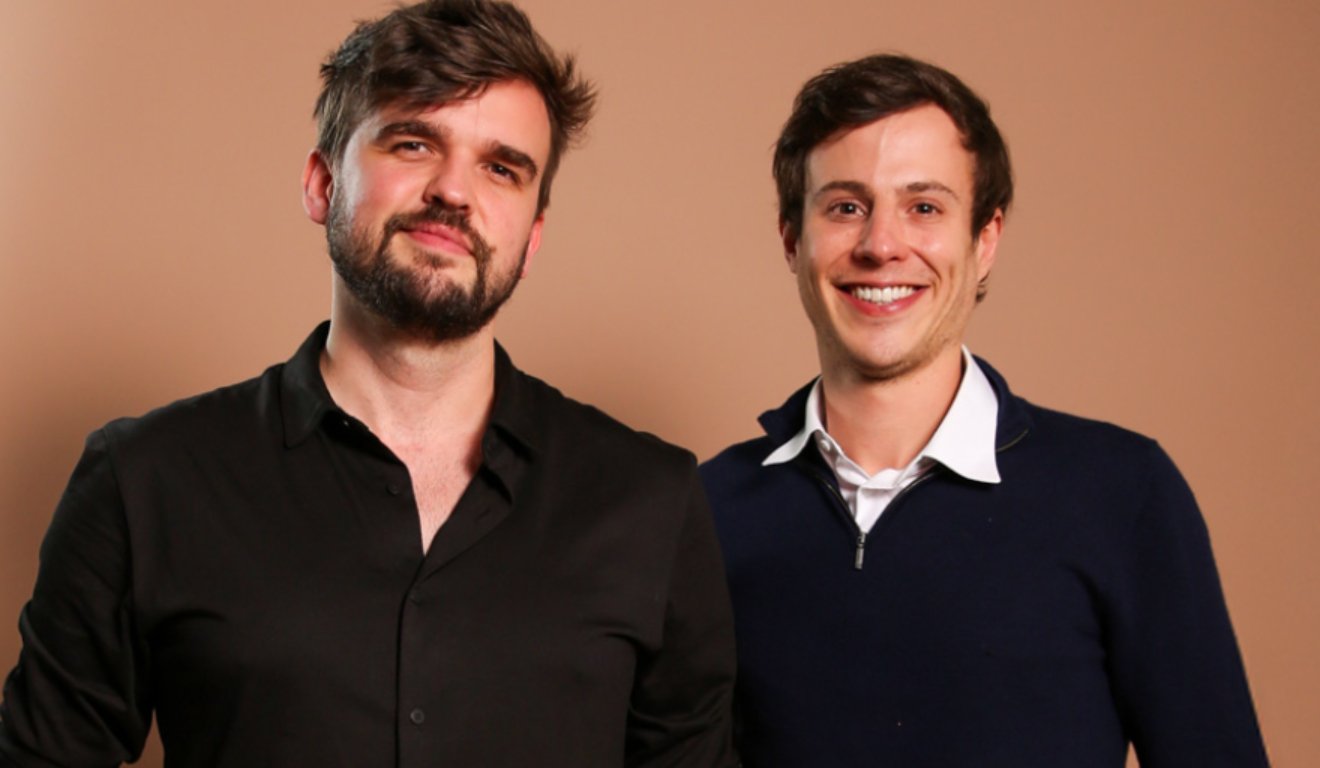 CEO da Cuco Agency, Dennis Vianêz; junto de Luan Teixeira, cofundador