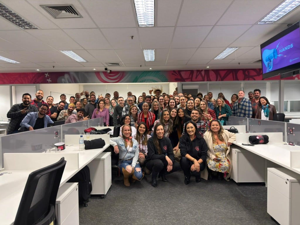 Equipe da agência Eventesse na nova sede