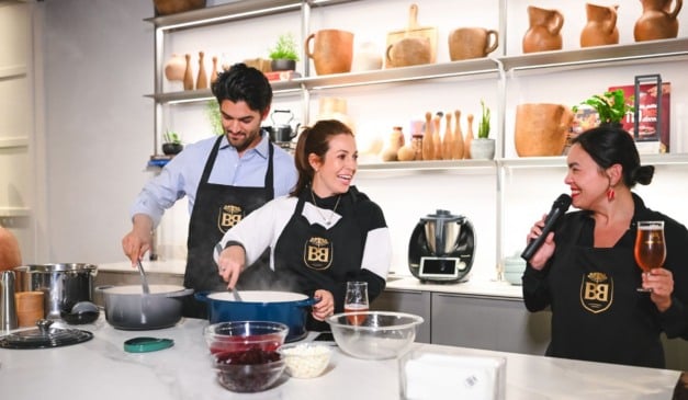 Foto do evento da Baden Baden mostra chefs de cozinha