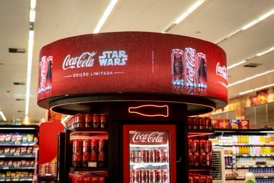 Ilha 360º de Coca-Cola no supermercado